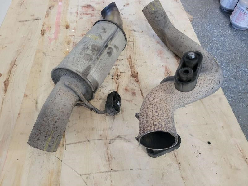 2015 ESCALAESV EXHAUST TAIL PIPE & RESONATOR, SHIPS 1906 - image 3