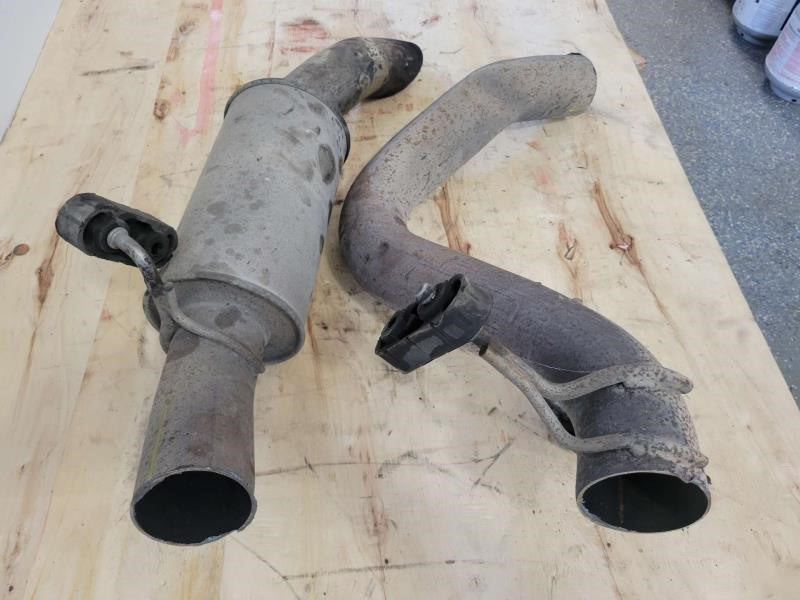 2015 ESCALAESV EXHAUST TAIL PIPE & RESONATOR, SHIPS 1906 - image 6