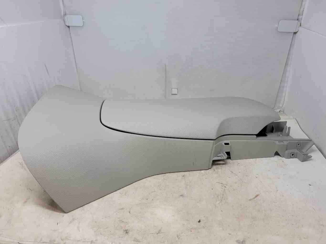 2011 CORVETTE CENTER CONSOLE, LIGHT TITANIUM (GREY 1917 - image 5