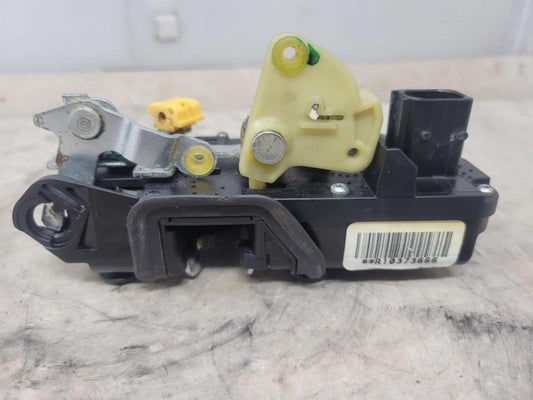 2005 CTS RH PASSENGER FRONT DOOR LATCH LOCK A 1928 - image 2
