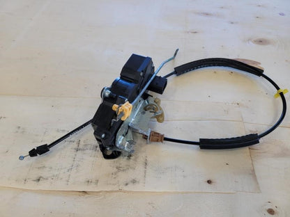 2010 ESCALADE FRONT PASSENGER RH DOOR LATCH 259550 1930 - image 2