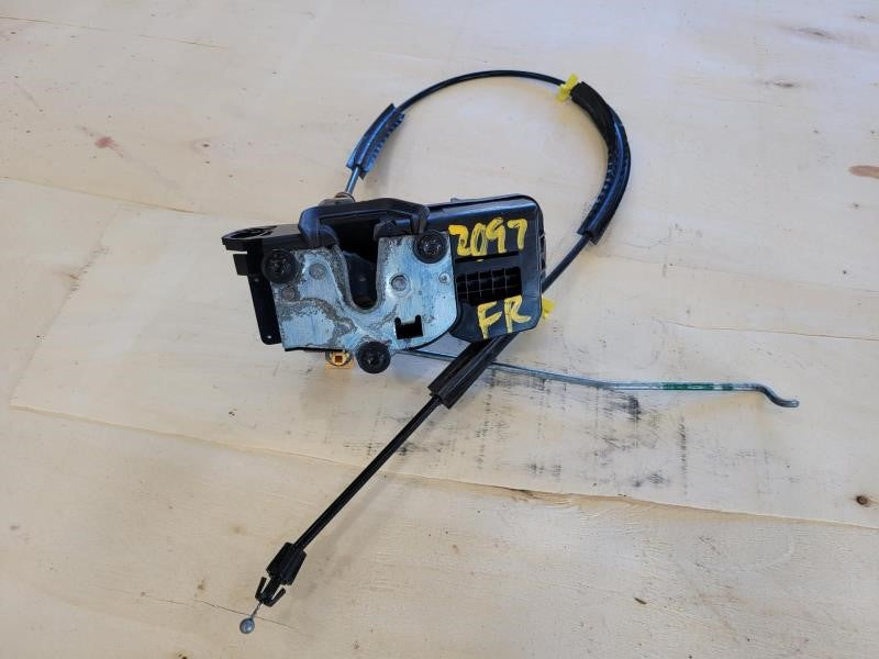 2010 ESCALADE FRONT PASSENGER RH DOOR LATCH 259550 1930 - image 4