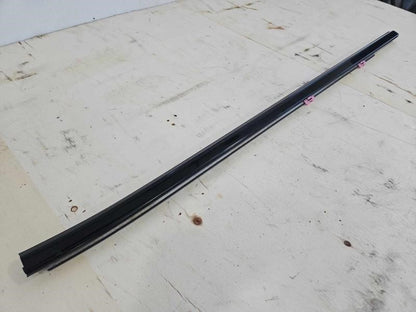 2020 SIERRA150 LH DRIVER FRONT DOOR BELT WINDOW REV 1944 - image 2