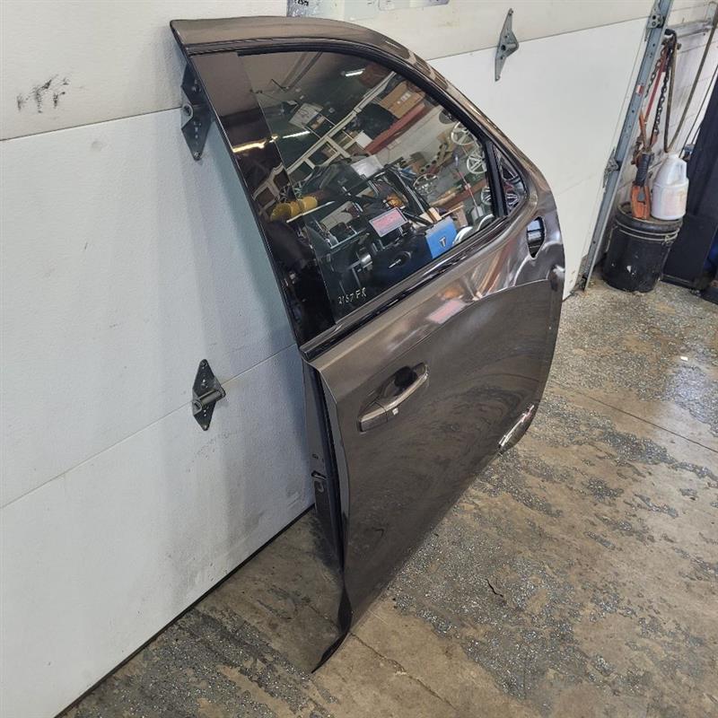 2019 SIERRA150 RH PASSENGER FRONT DOOR SCORPION MET 1953 - image 2