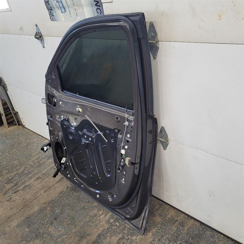 2019 SIERRA150 RH PASSENGER FRONT DOOR SCORPION MET 1953 - image 6