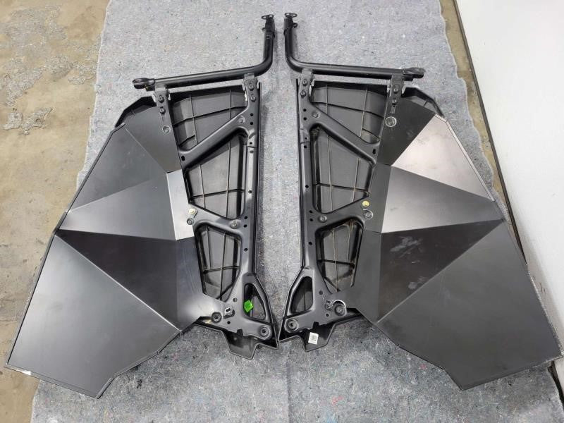 2020 POLUTV LH RH FRONT DOORS WITH METAL LOWER C 196 - image 5