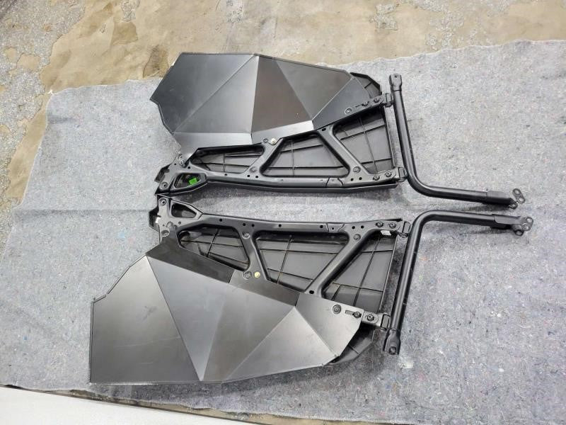 2020 POLUTV LH RH FRONT DOORS WITH METAL LOWER C 196 - image 7