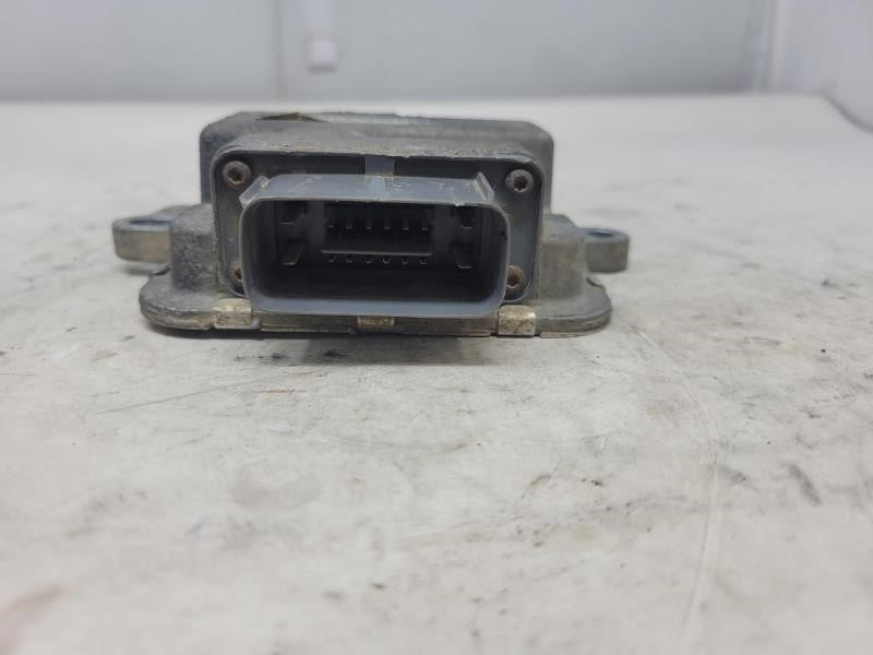 2017 SILVRDO15 23337305 TOWING CONTROL MODULE 2016 - image 2