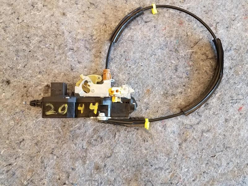 2010 ESCALADE RH FRONT DOOR LATCH 25955017 2053 - image 1