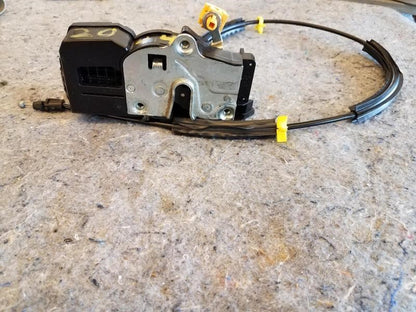 2010 ESCALADE RH FRONT DOOR LATCH 25955017 2053 - image 2