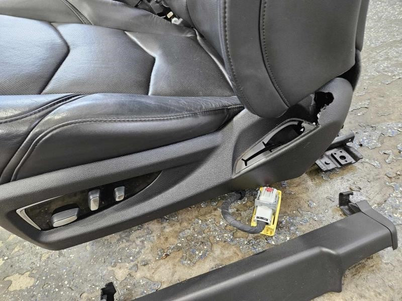 2019 ESCALAESV FRONT SEATS, BLACK LEATHER, POWER HE 2091 - image 7