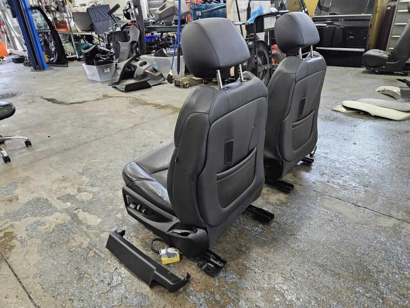 2019 ESCALAESV FRONT SEATS, BLACK LEATHER, POWER HE 2091 - image 11