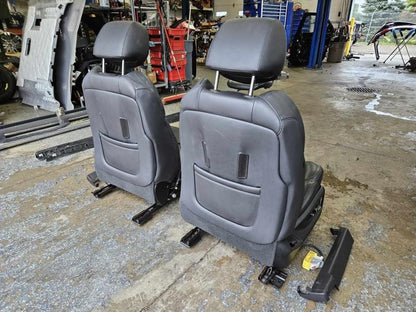 2019 ESCALAESV FRONT SEATS, BLACK LEATHER, POWER HE 2091 - image 13