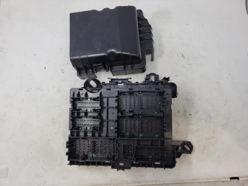 2015 YUKON 23200666 LH INTERIOR FUSE BOX JUNCTI 2096 - image 1