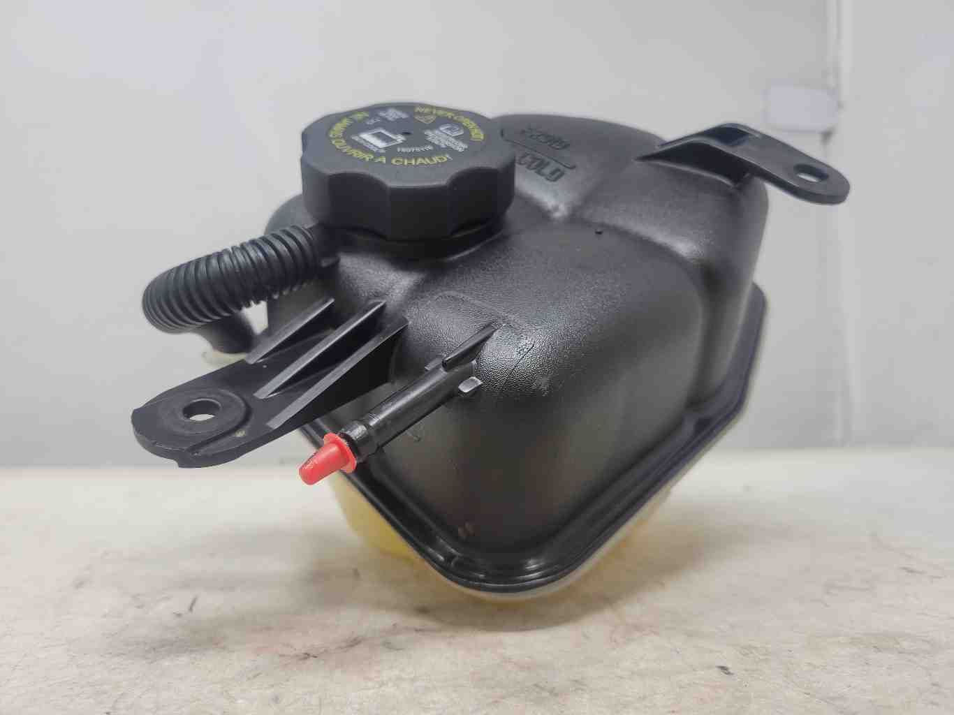 2010 CTS COOLANT OVERFLOW RESERVOIR TANK BOTT 2106 - image 1