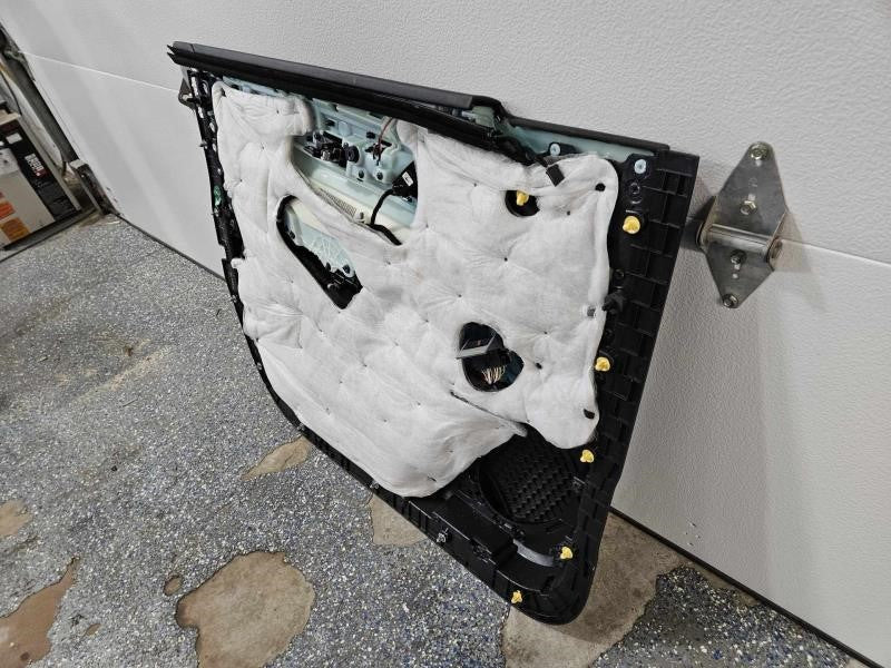 2015 ESCALAESV RH PASSENGER FRONT DOOR PANEL TRIM V 223 - image 8