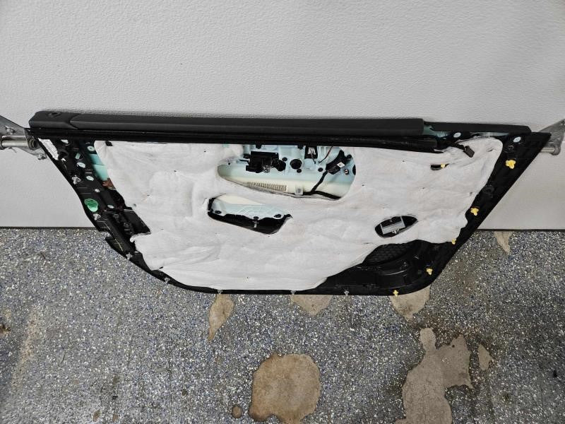 2015 ESCALAESV RH PASSENGER FRONT DOOR PANEL TRIM V 223 - image 10