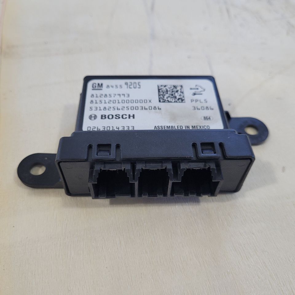2019 SIERRA150 84559205 PARK ASSIST MODULE 23495 - image 1