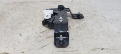 2017 SILVRDO15 OEM TAILGATE LOCK ACTUATOR 84374353 23609 - image 9