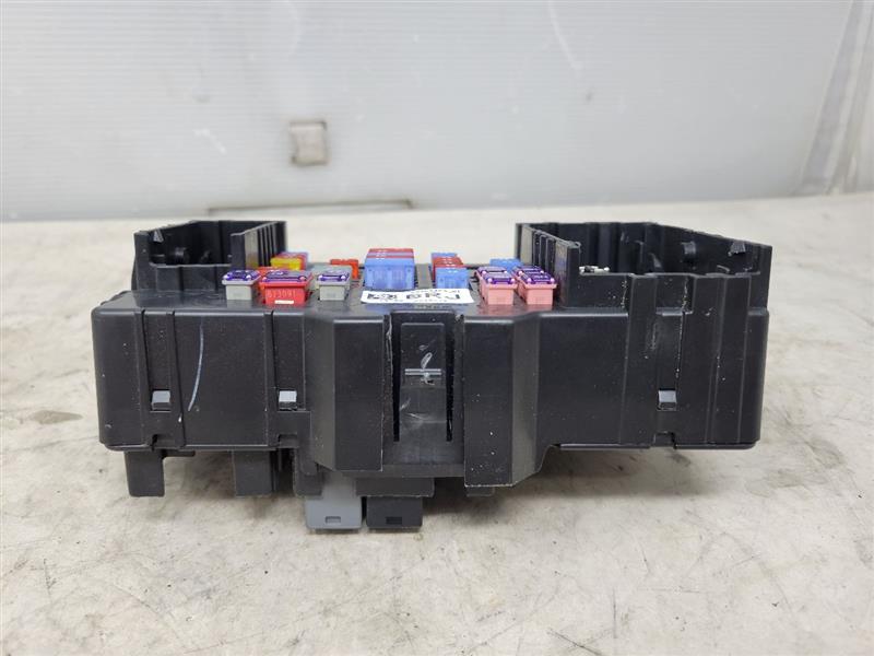 2017 SILVRDO15 LH DASH FUSE BOX 23459422 23620 - image 4