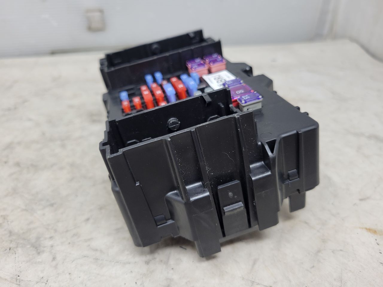 2017 SILVRDO15 LH DASH FUSE BOX 23459422 23620 - image 5
