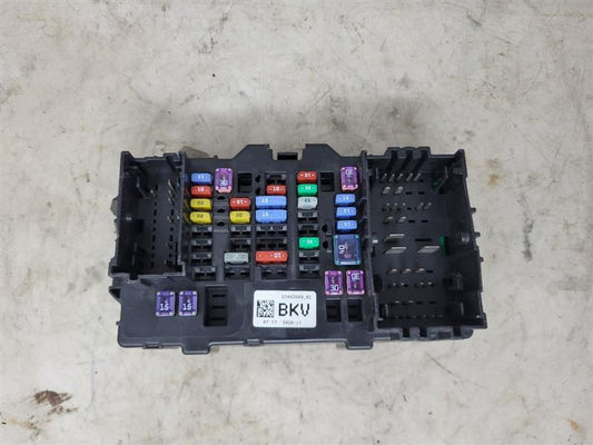 2017 SILVRDO15 RH DASH FUSE BOX 23443944 23621 - image 1