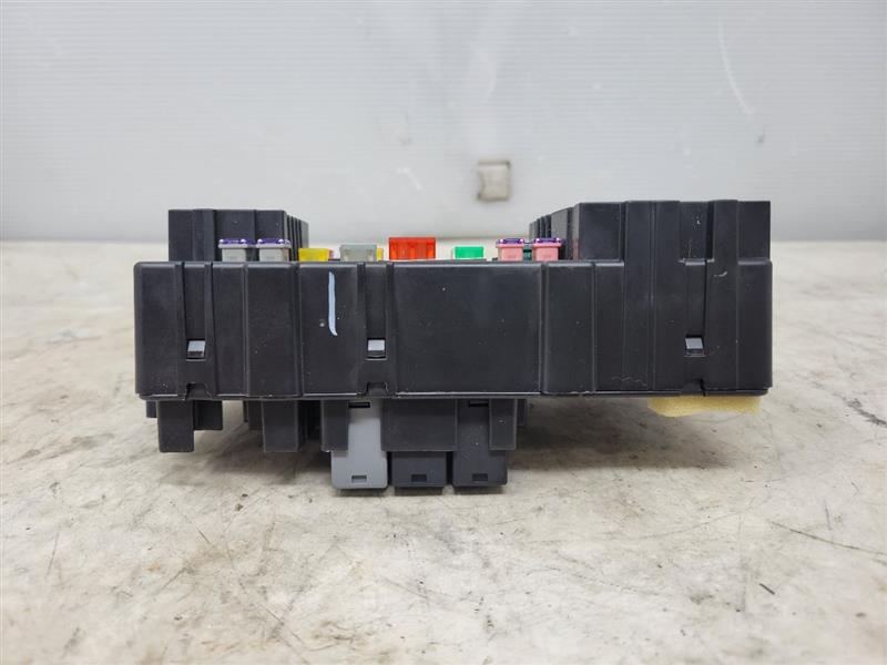 2017 SILVRDO15 RH DASH FUSE BOX 23443944 23621 - image 2