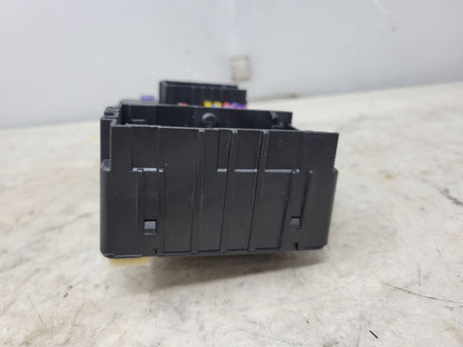 2017 SILVRDO15 RH DASH FUSE BOX 23443944 23621 - image 3