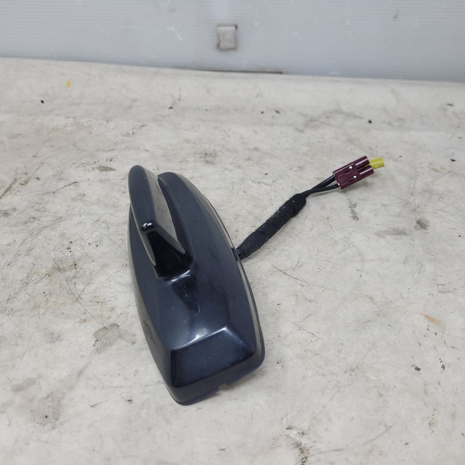 2018 SIERDEN15 SHARKFIN ANTENNA BLACK 84081915 23698 - image 4
