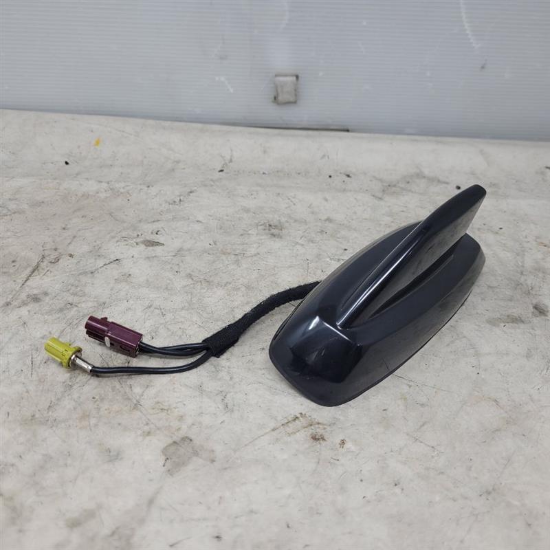 2018 SIERDEN15 SHARKFIN ANTENNA BLACK 84081915 23698 - image 2