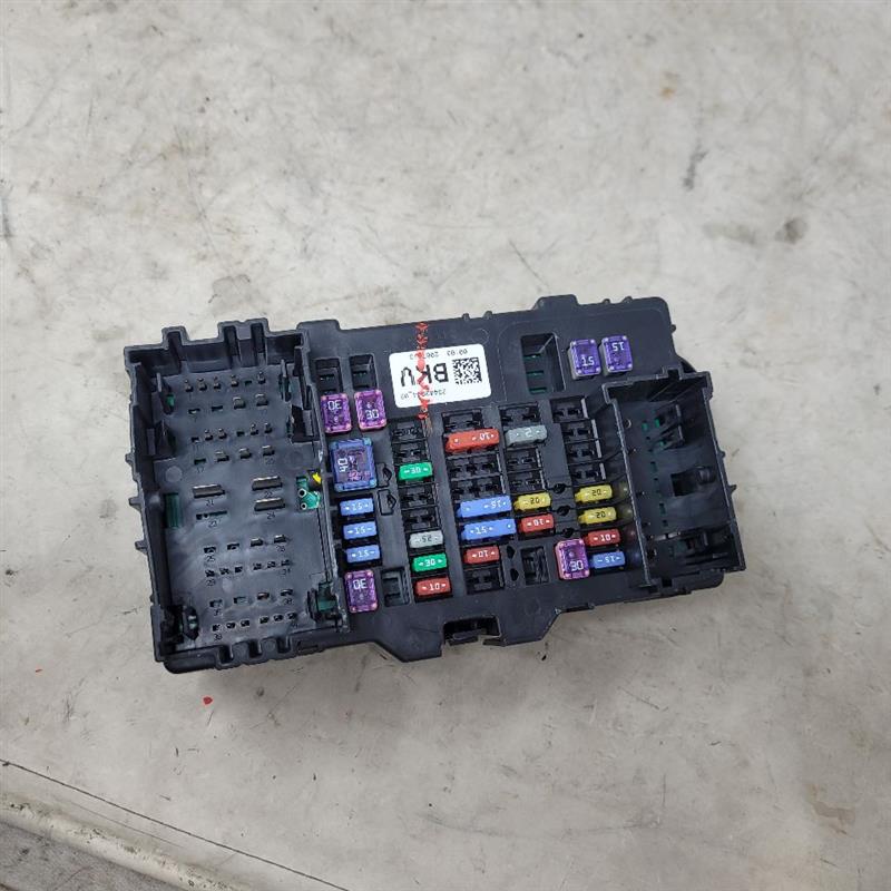 2018 SIERDEN15 RH DASH FUSE JUNCTION BOX 23443944 23724 - image 6