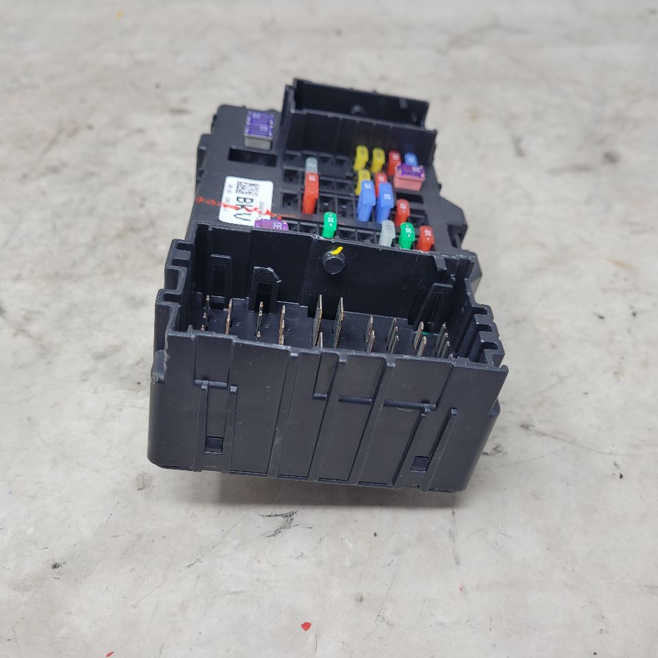 2018 SIERDEN15 RH DASH FUSE JUNCTION BOX 23443944 23724 - image 7