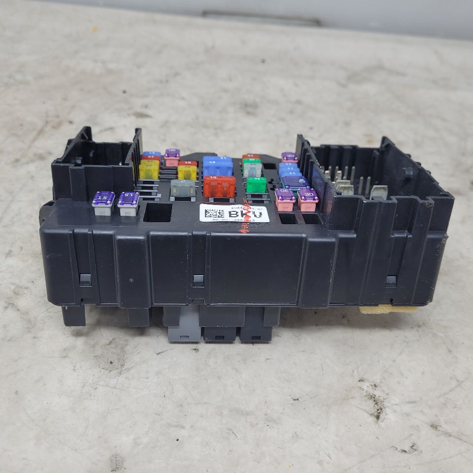 2018 SIERDEN15 RH DASH FUSE JUNCTION BOX 23443944 23724 - image 8