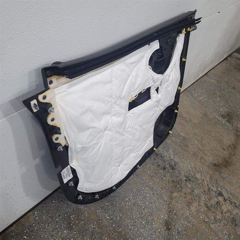 2018 SIERDEN15 RH CREW CAR DENALI REAR DOOR TRIM 23744 - image 6