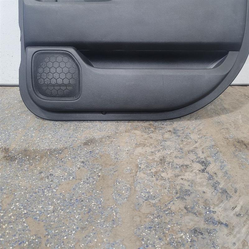 2018 SIERDEN15 RH CREW CAR DENALI REAR DOOR TRIM 23744 - image 4