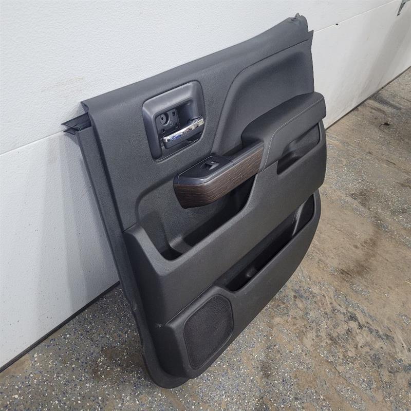 2018 SIERDEN15 RH CREW CAR DENALI REAR DOOR TRIM 23744 - image 2