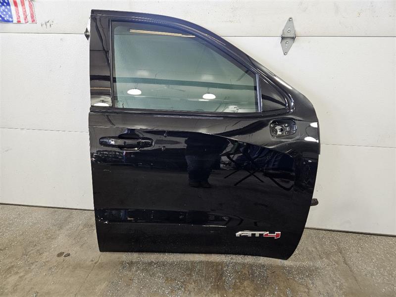 2020 SIERRA150 RH FRONT DOOR BLACK 5S.5 SCRATCH 23767 - image 1