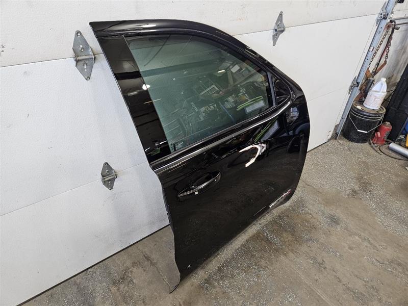 2020 SIERRA150 RH FRONT DOOR BLACK 5S.5 SCRATCH 23767 - image 2