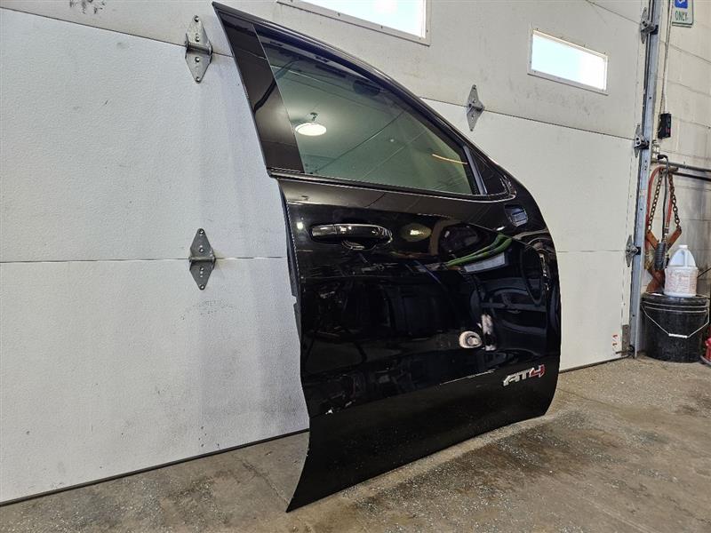 2020 SIERRA150 RH FRONT DOOR BLACK 5S.5 SCRATCH 23767 - image 3