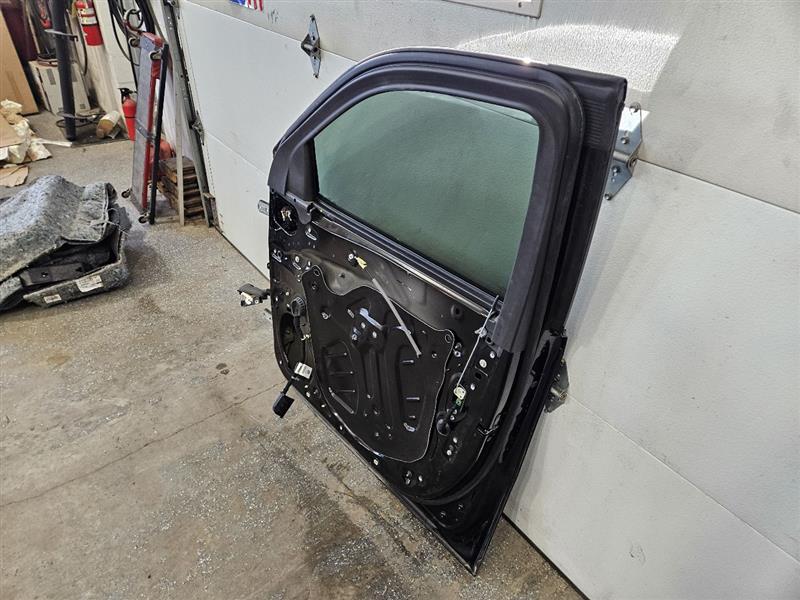 2020 SIERRA150 RH FRONT DOOR BLACK 5S.5 SCRATCH 23767 - image 15