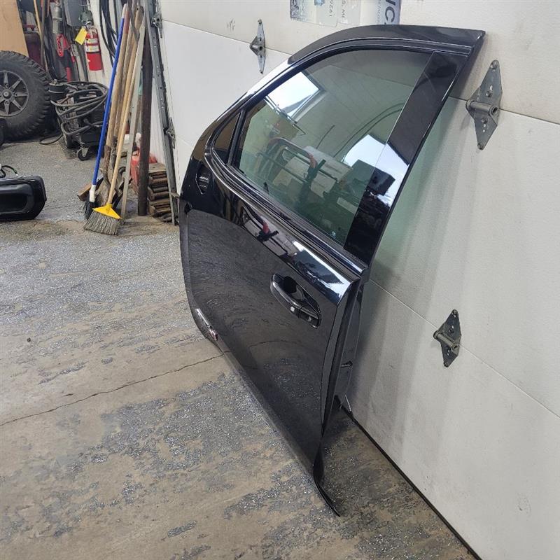 2020 SIERRA150 LH FRONT DOOR BLACK 6L2.5 EDGE DENTS 23768 - image 3