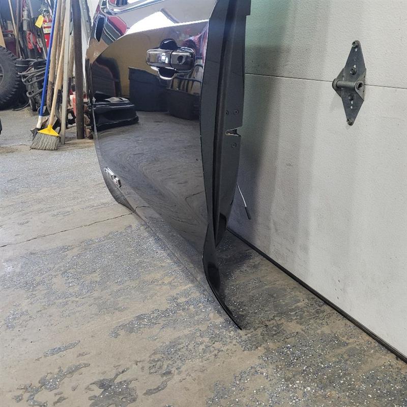 2020 SIERRA150 LH FRONT DOOR BLACK 6L2.5 EDGE DENTS 23768 - image 5