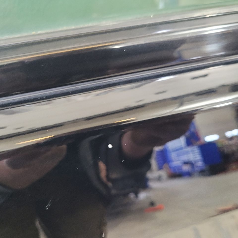 2020 SIERRA150 LH FRONT DOOR BLACK 6L2.5 EDGE DENTS 23768 - image 8
