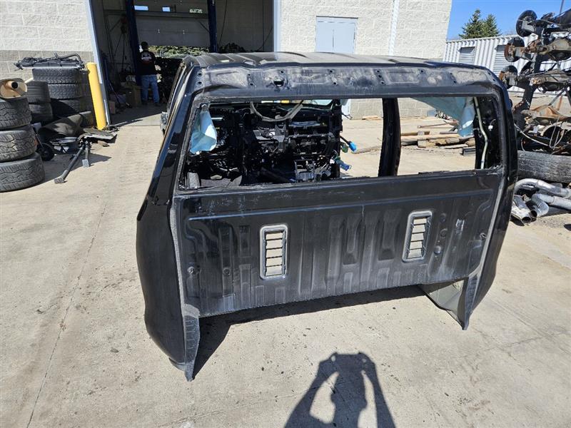 2020 SIERRA150 BLACK CAB MINOR DENTS NO FRONT RAILS 23787 - image 9