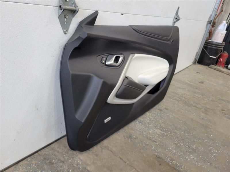 2016 CAMARO RH PASSENGER DOOR TRIM PANEL WHITE 23902 - image 3
