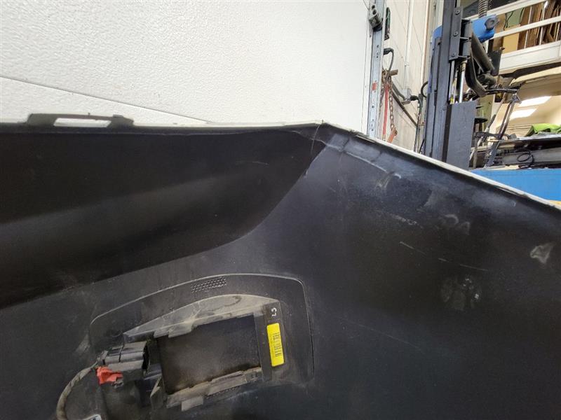 2016 CAMARO WHITE, TORN & SCUFFED, NEEDS REPAIR 23917 - image 2