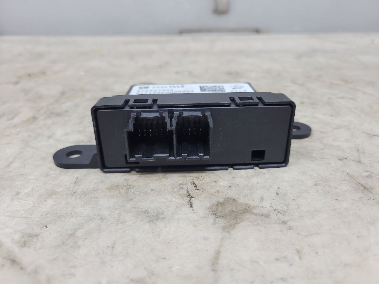 2016 CAMARO 23354668 DRIVER PARK ASSIST MODULE 23921 - image 2