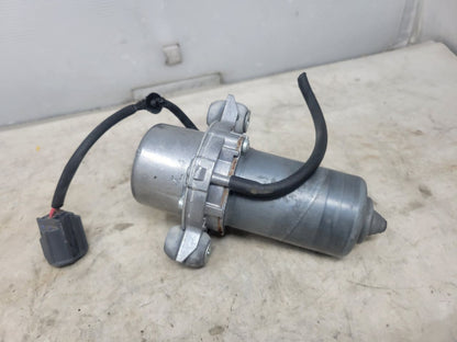 2016 CAMARO 6.2 ENGINE BRAKE BOOSTER VACUUM PUMP 23981 - image 4