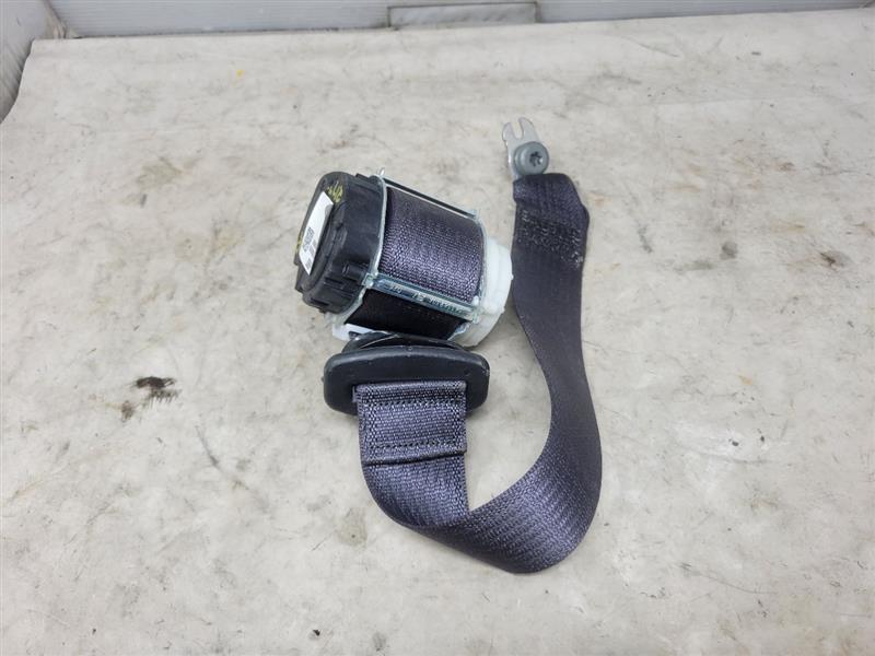 2016 CAMARO RH REAR SEAT BELT RETRACTOR 23995 - image 1