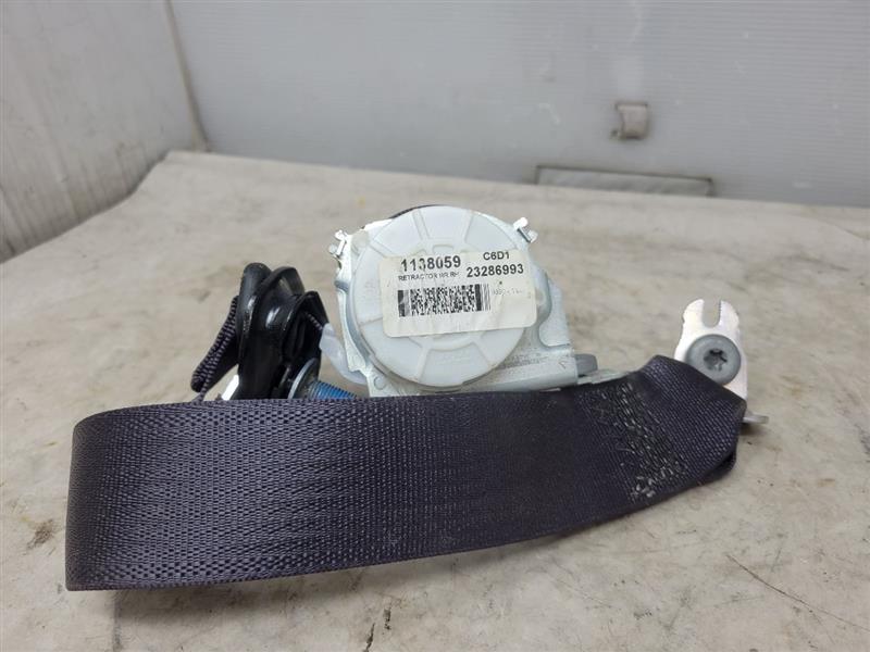 2016 CAMARO RH REAR SEAT BELT RETRACTOR 23995 - image 3